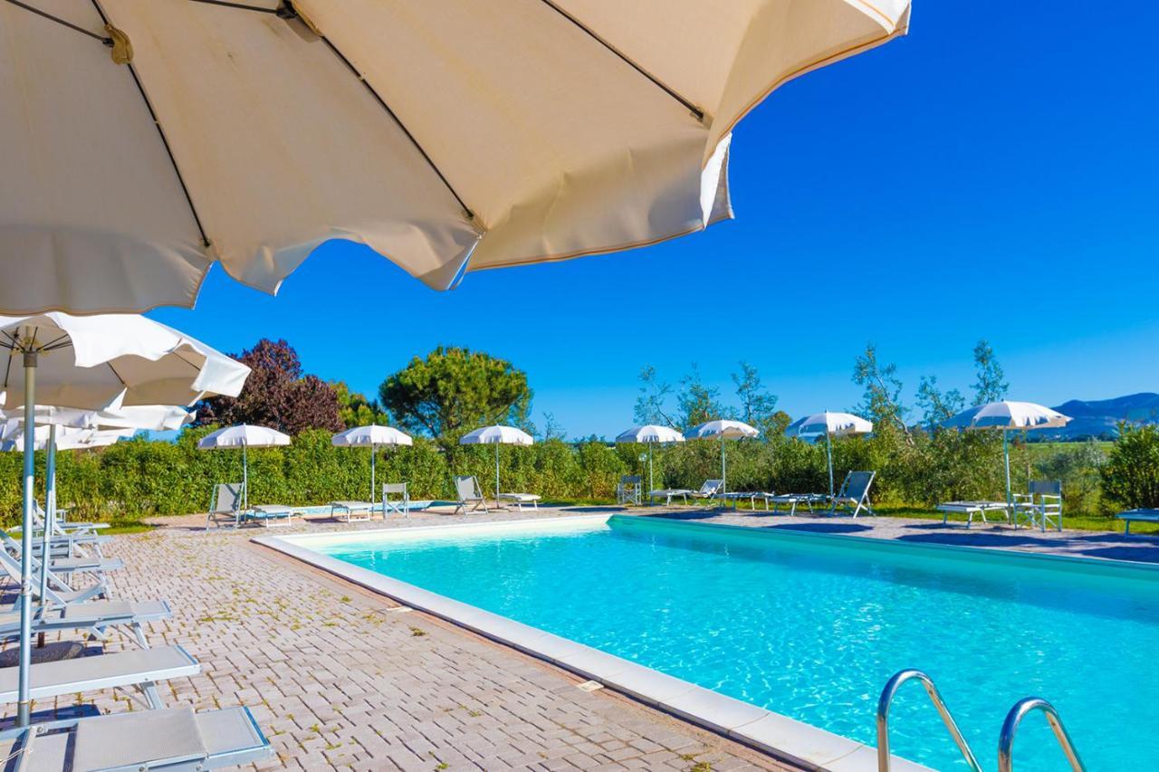 Hotel Glamping Gli Etruschi Piombino Exterior foto