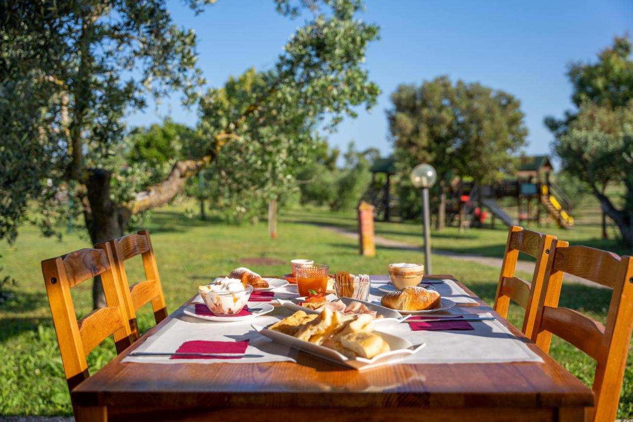 Hotel Glamping Gli Etruschi Piombino Exterior foto